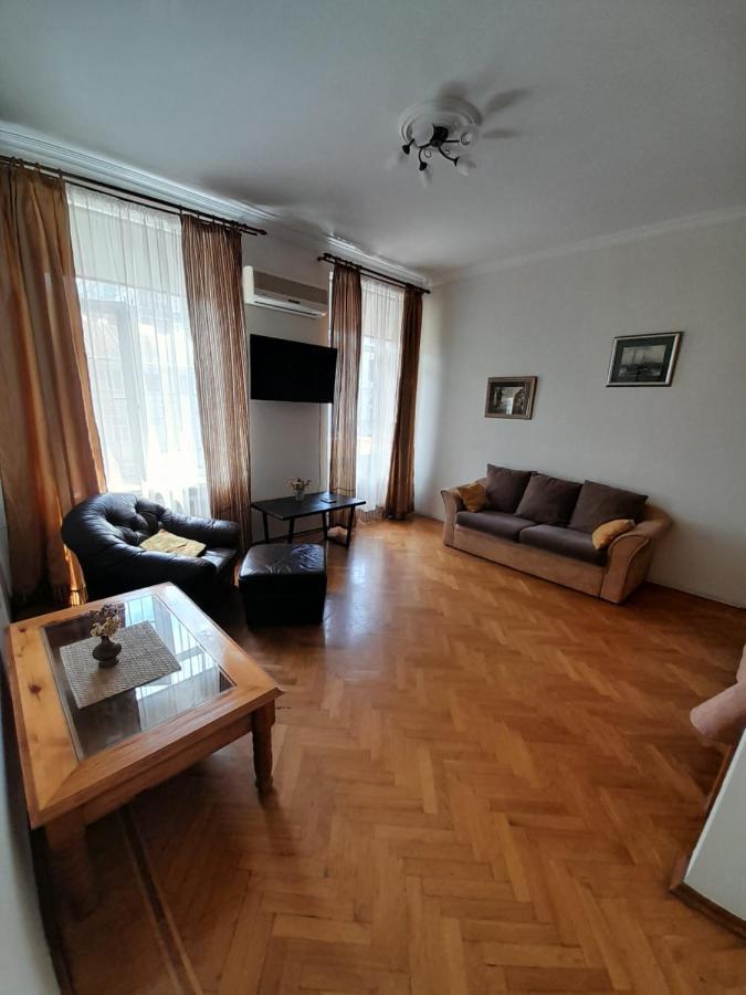 Apartment On Hretska 26/28 Odessa Luaran gambar